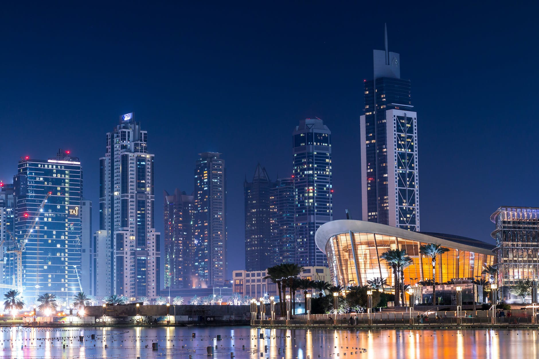 Benefits of Living in Dubai: Money, Job, Luxury, Weather